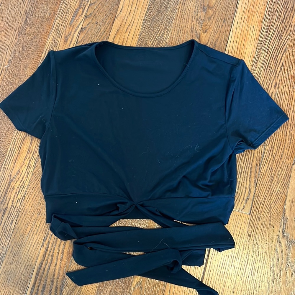 Alphalete wrap around crop top T-shirt